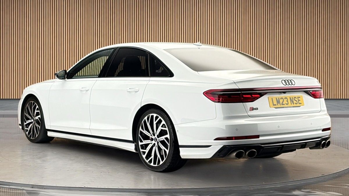 Audi S8 Image 2