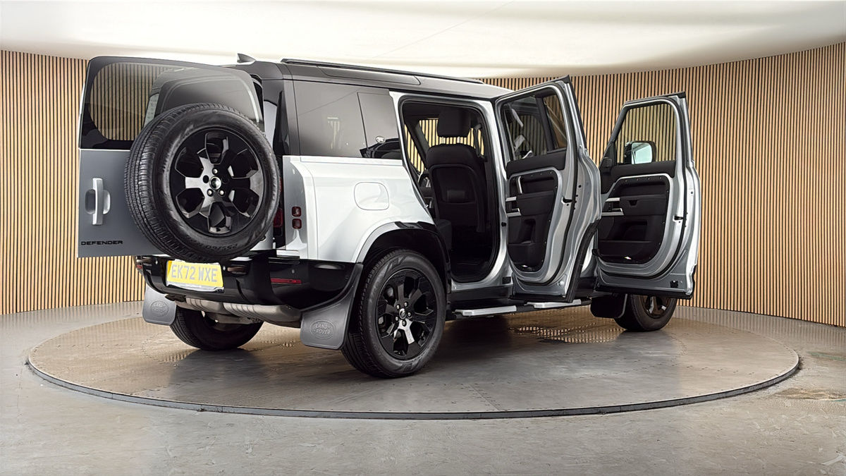 More views of Land Rover Defender 110