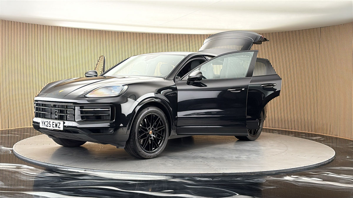 More views of Porsche Cayenne
