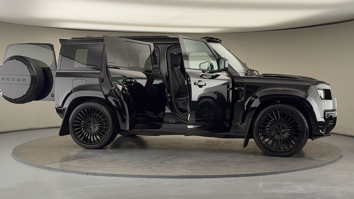 More views of Land Rover Defender 110