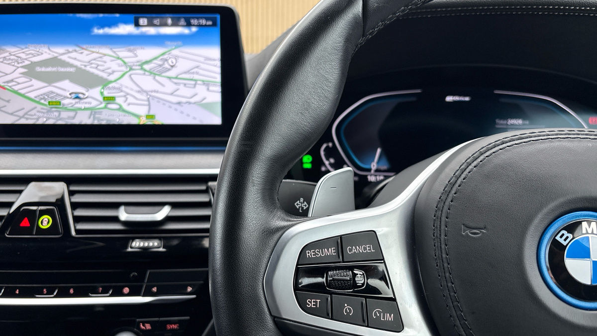 BMW 5 Series Image 13