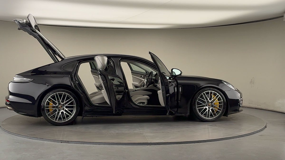 More views of Porsche Panamera