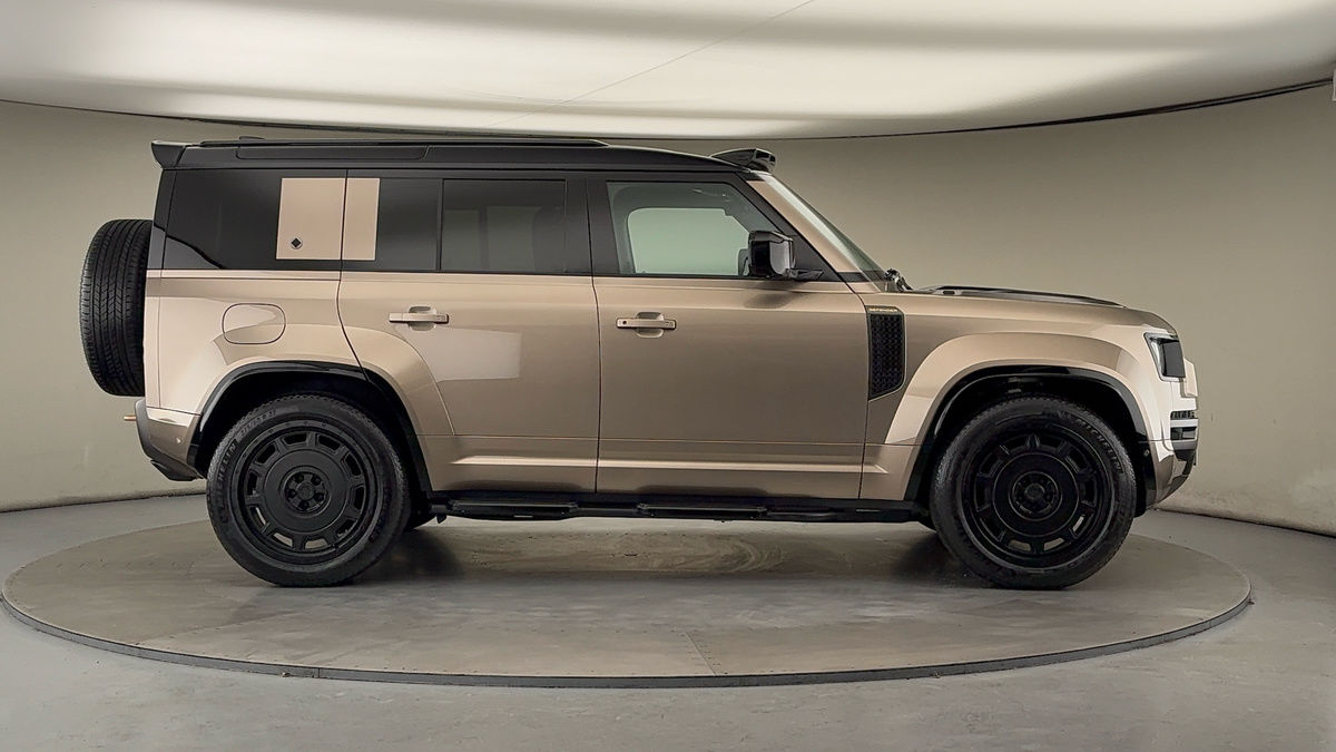 Land Rover Defender 110 Urban Image 16