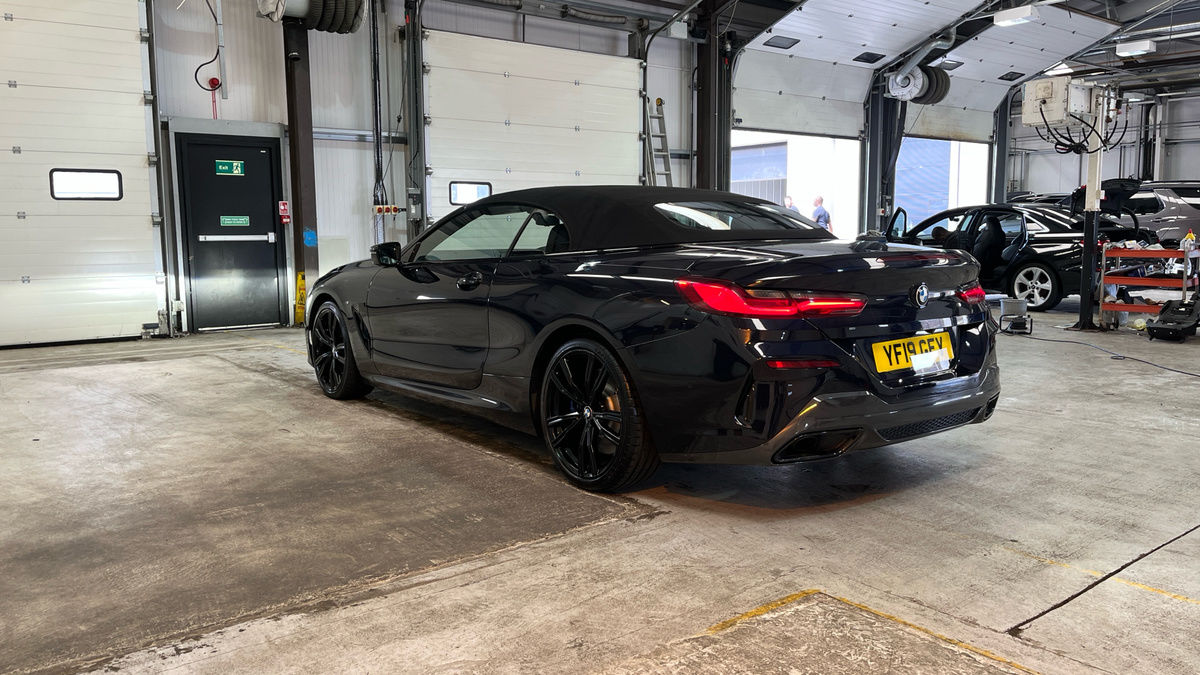 BMW 8 Series Image 26