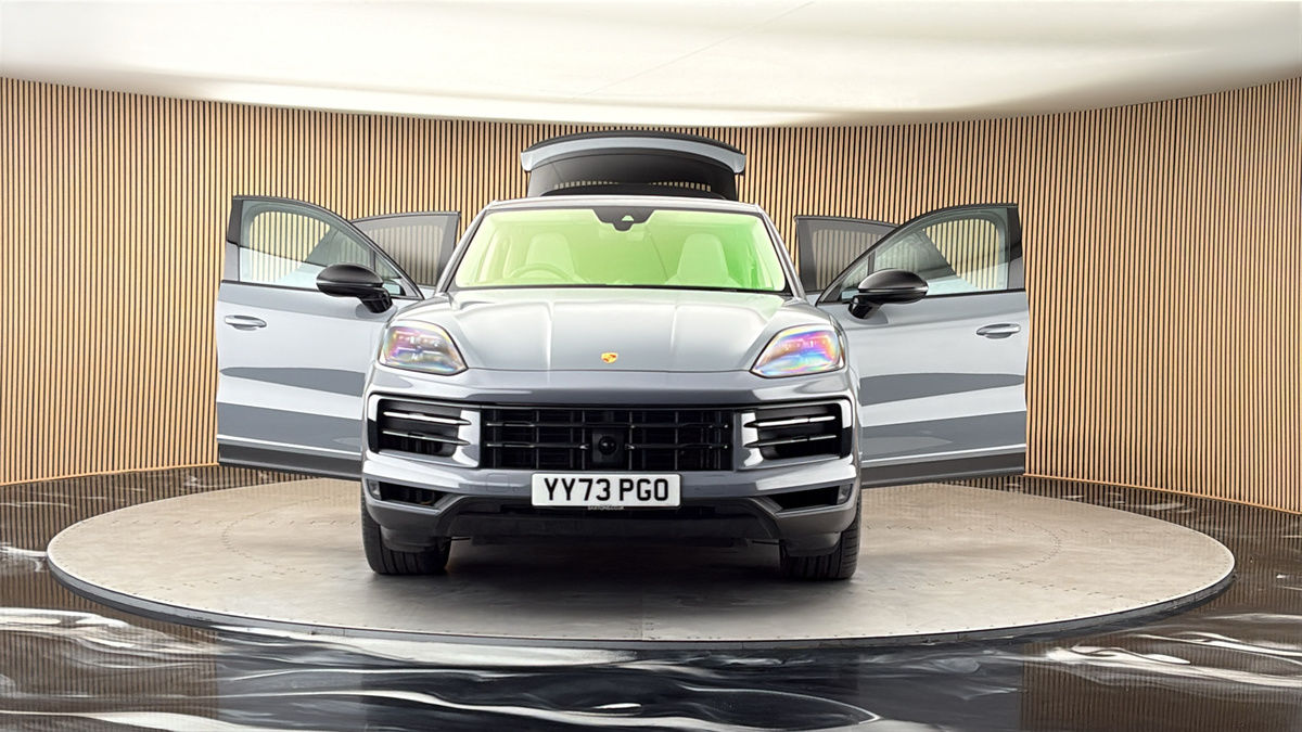 More views of Porsche Cayenne