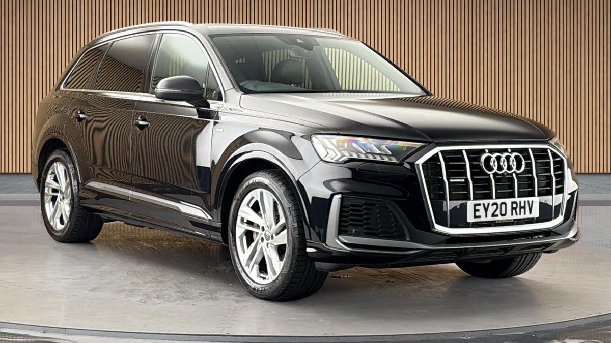 Audi Q7 Sticky Header Image