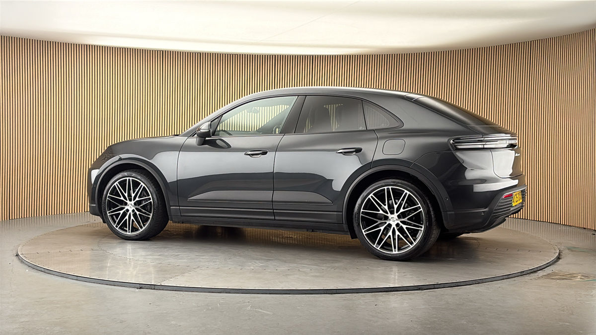 More views of Porsche Macan