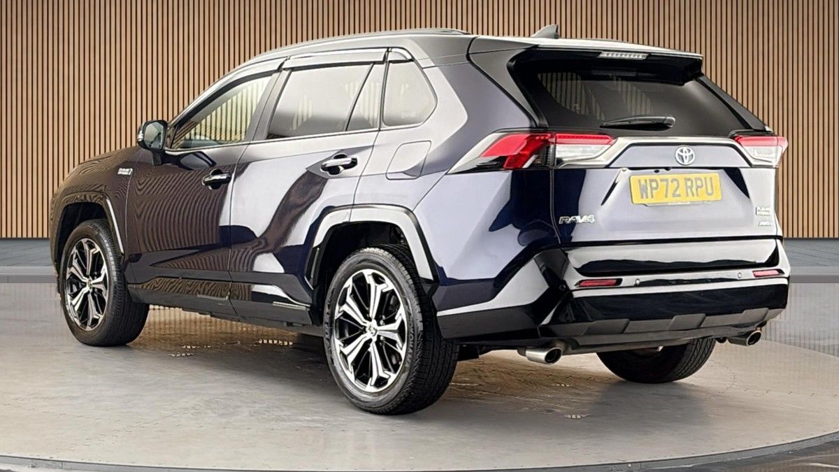 Toyota RAV4 Image 2