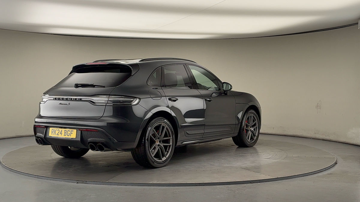 More views of Porsche Macan