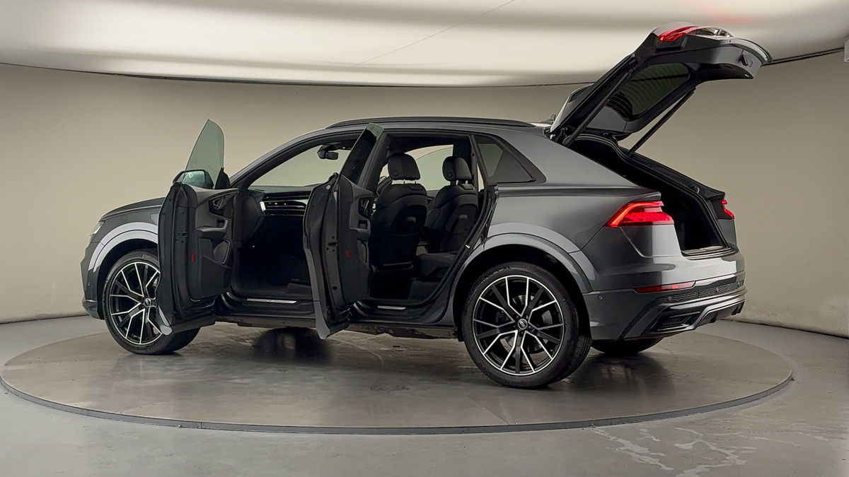 More views of Audi Q8