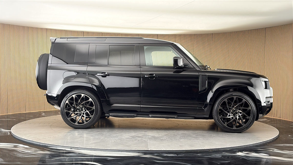 More views of Land Rover Defender 110