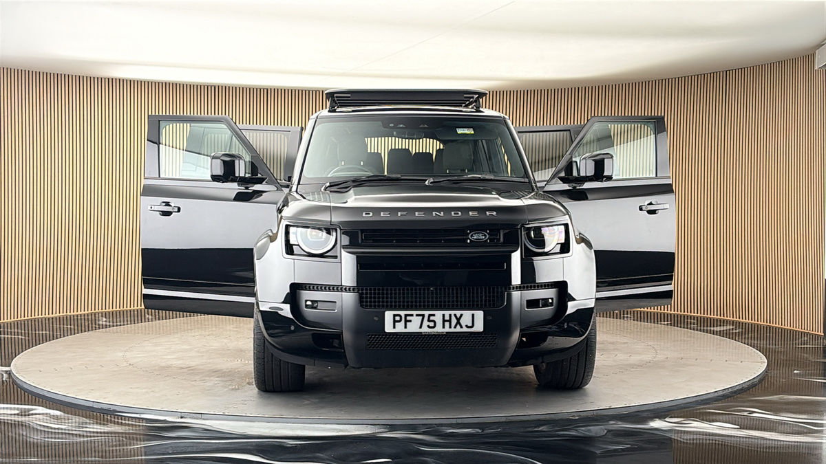 More views of Land Rover Defender 110