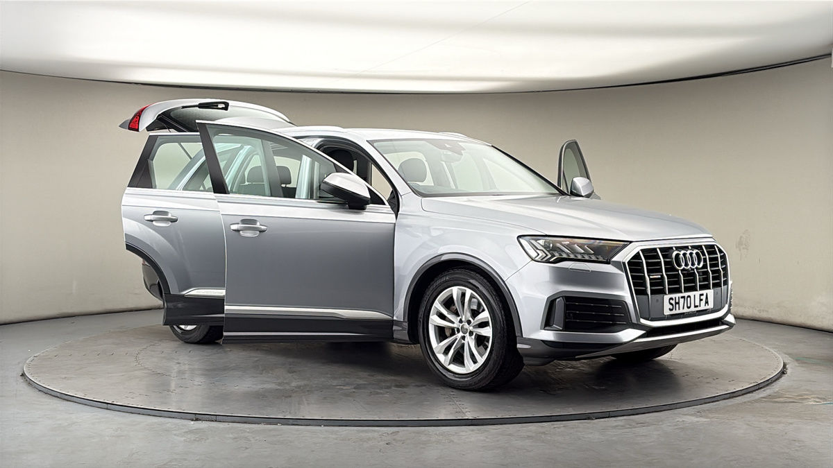 More views of Audi Q7
