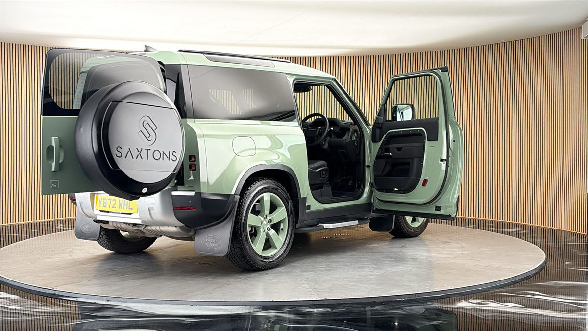 More views of Land Rover Defender 90