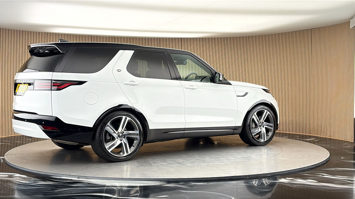 More views of Land Rover Discovery