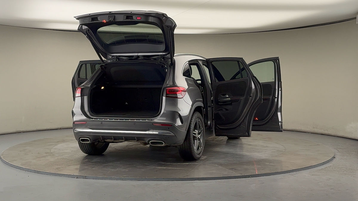 More views of Mercedes-Benz GLA