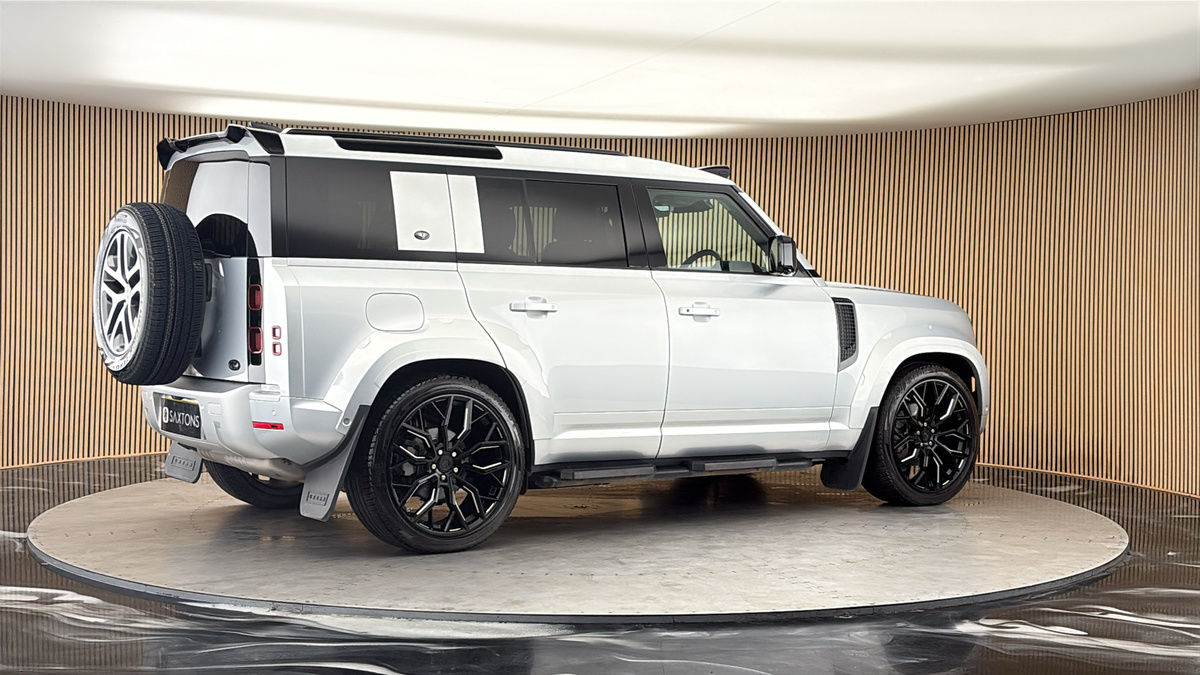 More views of Land Rover Defender 110