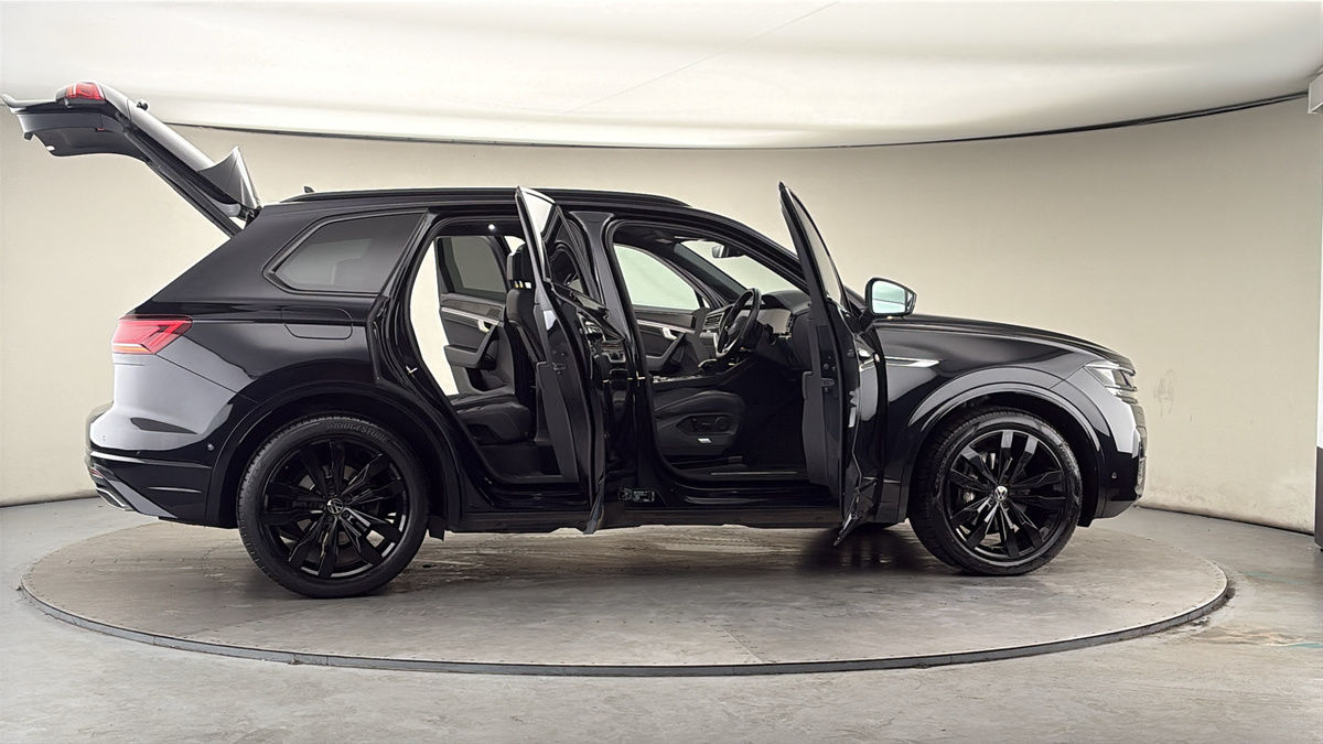 More views of Volkswagen Touareg