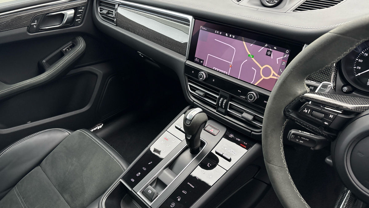 Porsche Macan Image 18