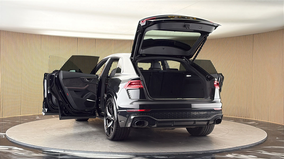 More views of Audi RSQ8