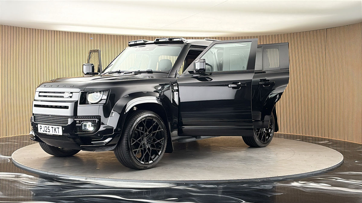 More views of Land Rover Defender 110