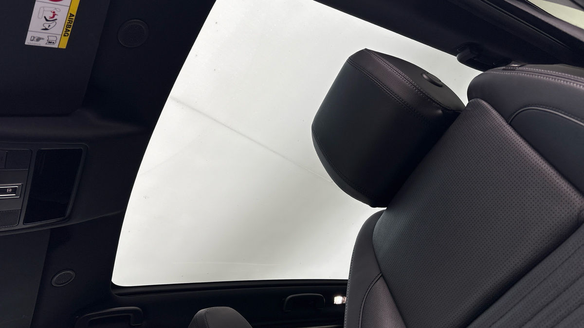 Land Rover Discovery Sport Image 6