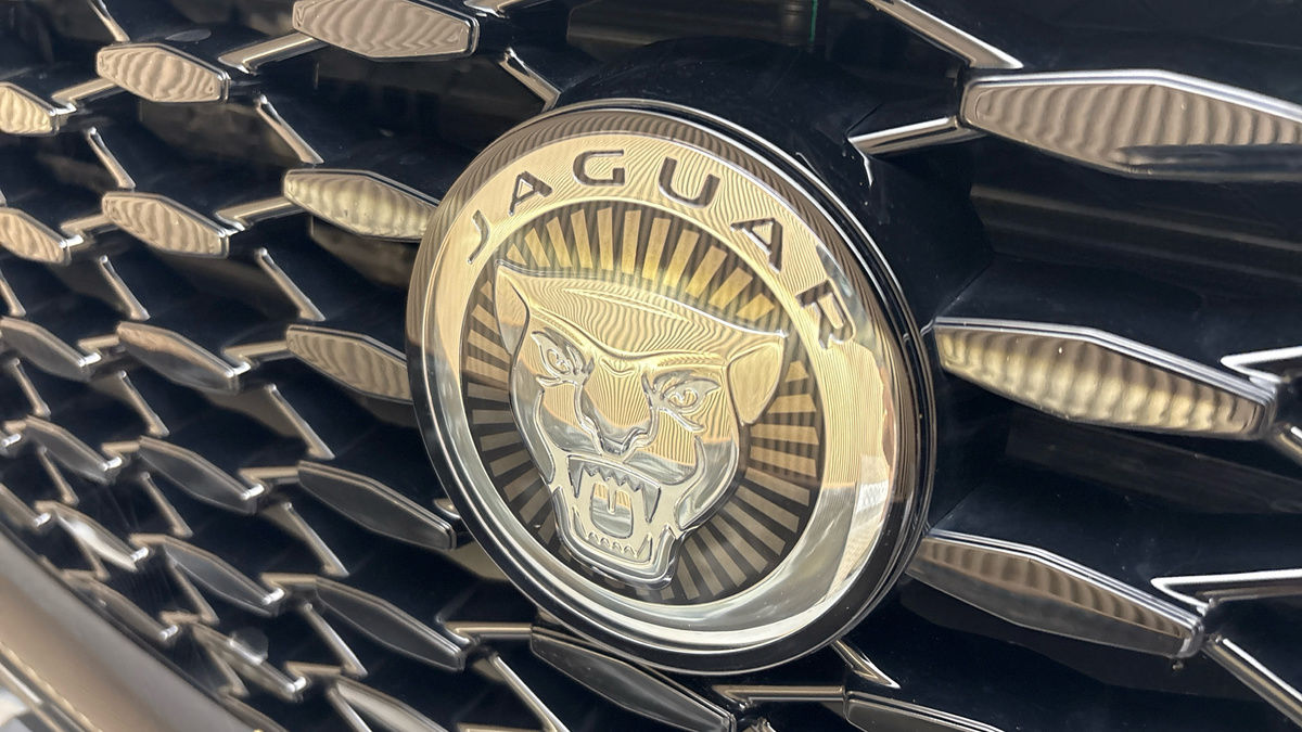Jaguar XF Image 24