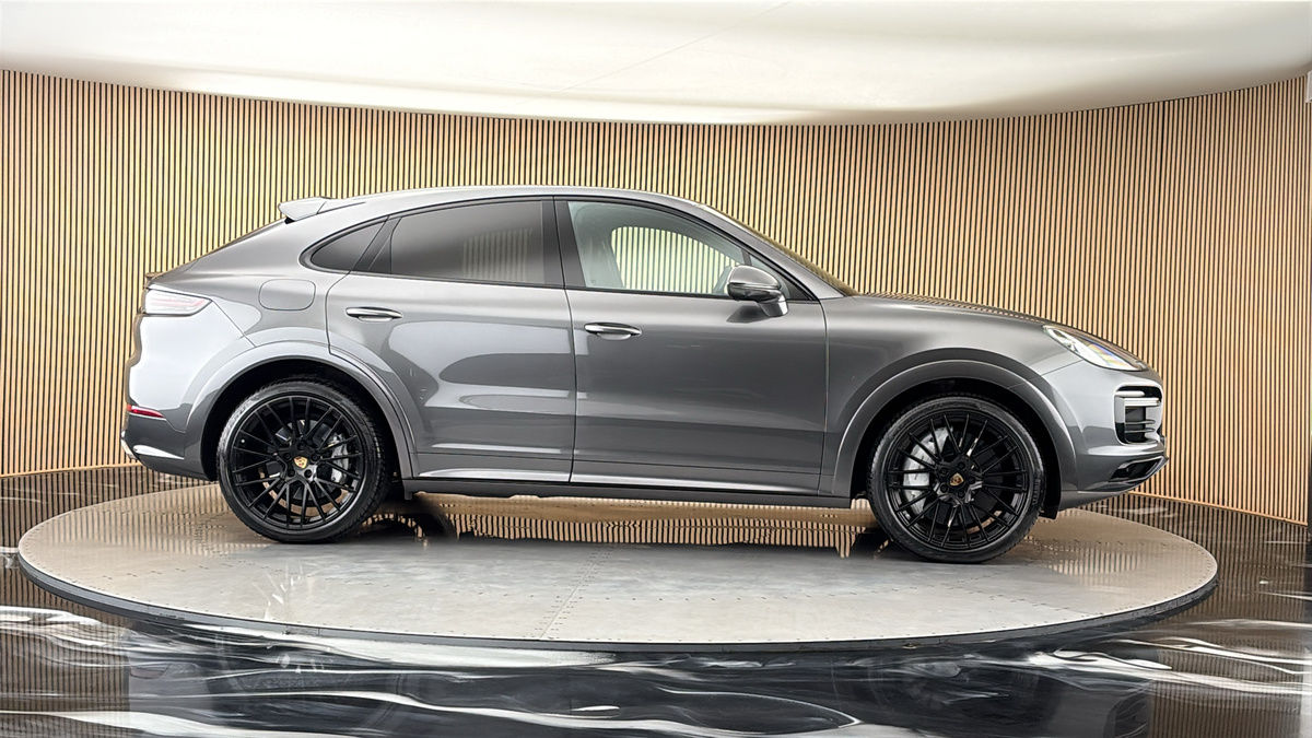 More views of Porsche Cayenne