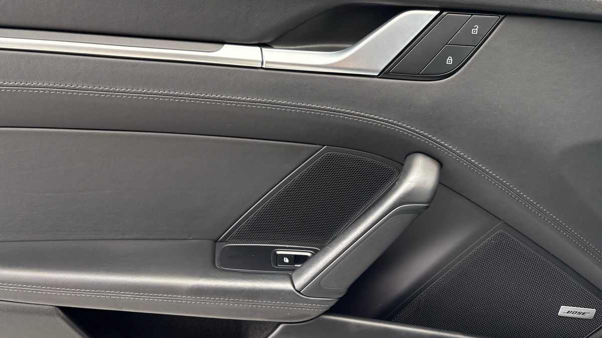 Porsche 911 Image 19