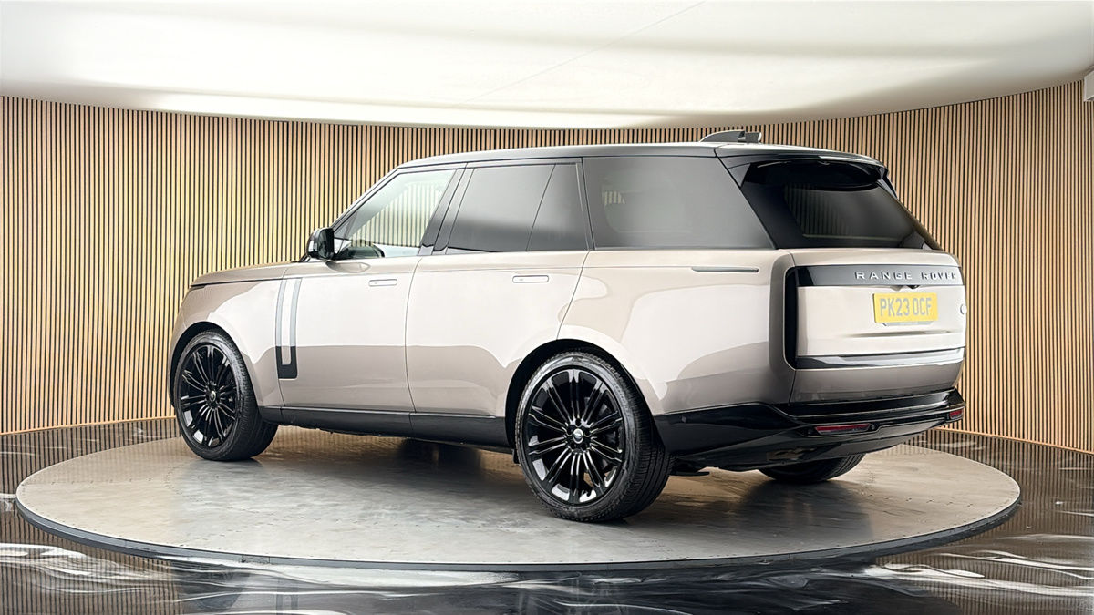 More views of Land Rover Range Rover