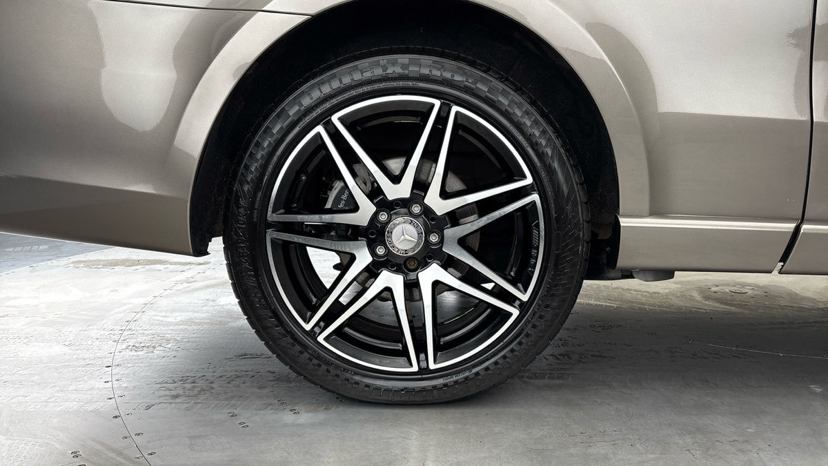 Mercedes-Benz V Class Image 10