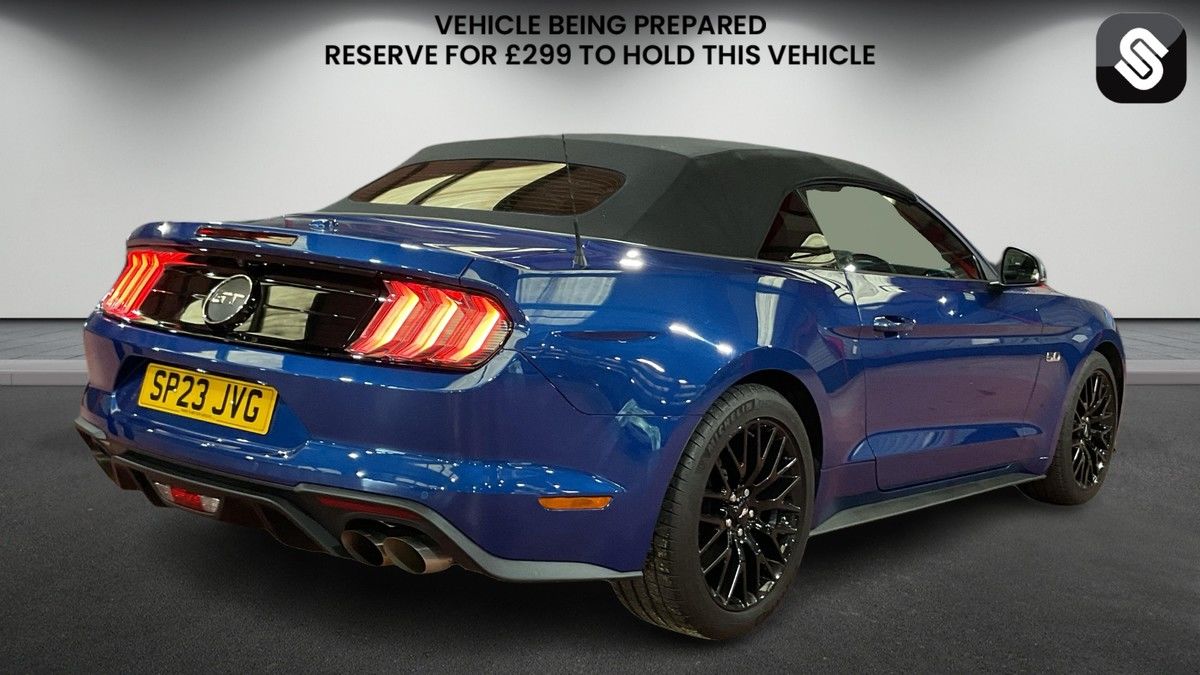Ford Mustang Image 4