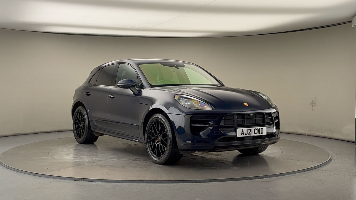Porsche Macan Sticky Header Image