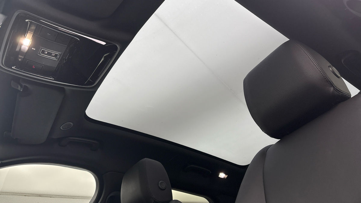 Land Rover Range Rover Velar Image 6