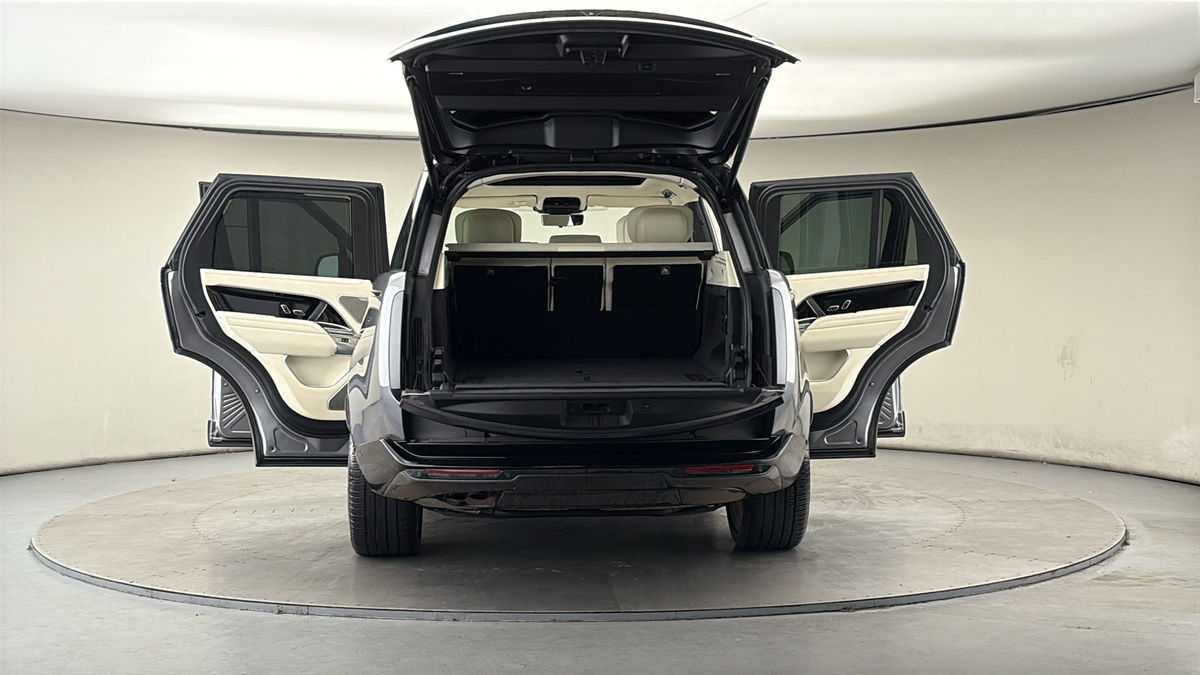 More views of Land Rover Range Rover