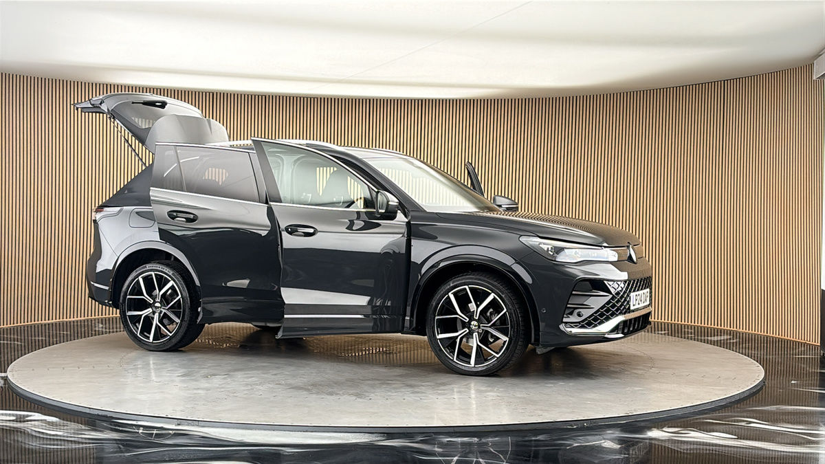 More views of Volkswagen Tiguan