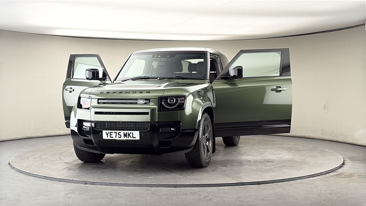 More views of Land Rover Defender 90