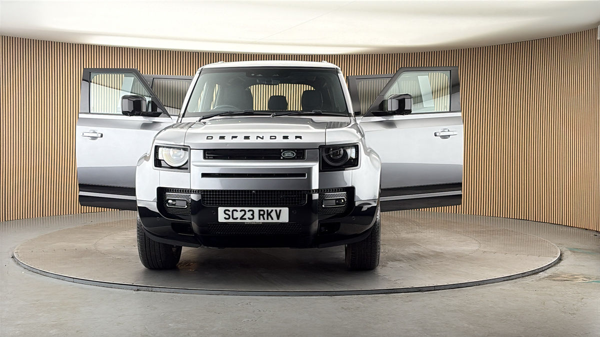 More views of Land Rover Defender 110