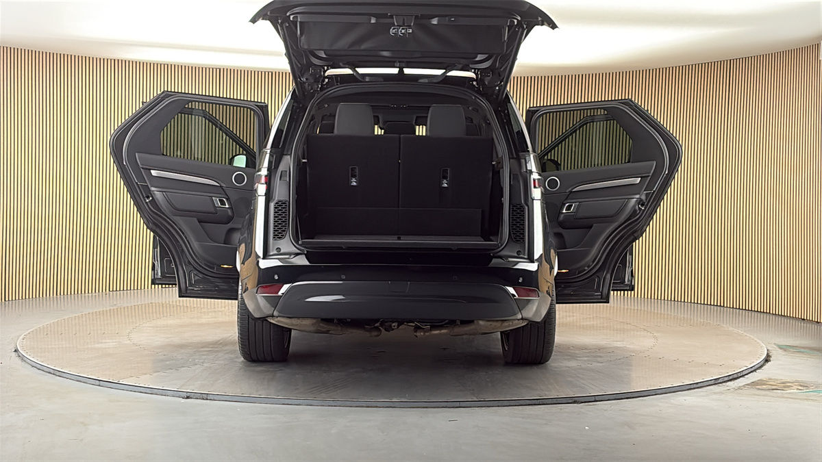 More views of Land Rover Discovery