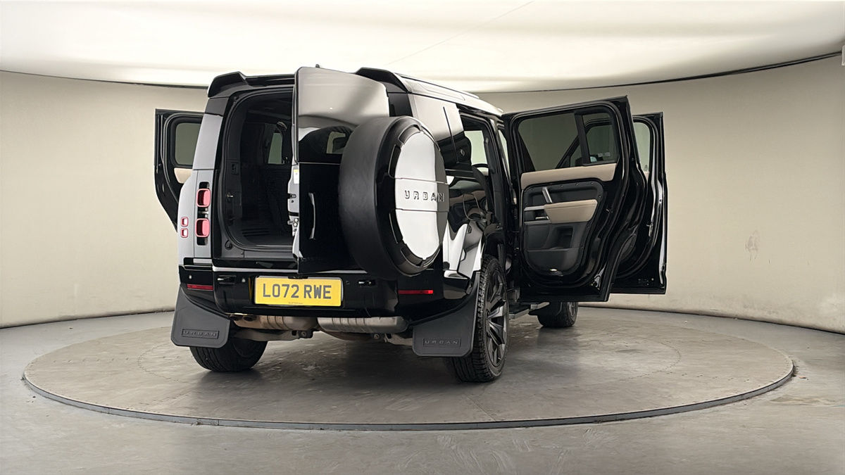 More views of Land Rover Defender 110