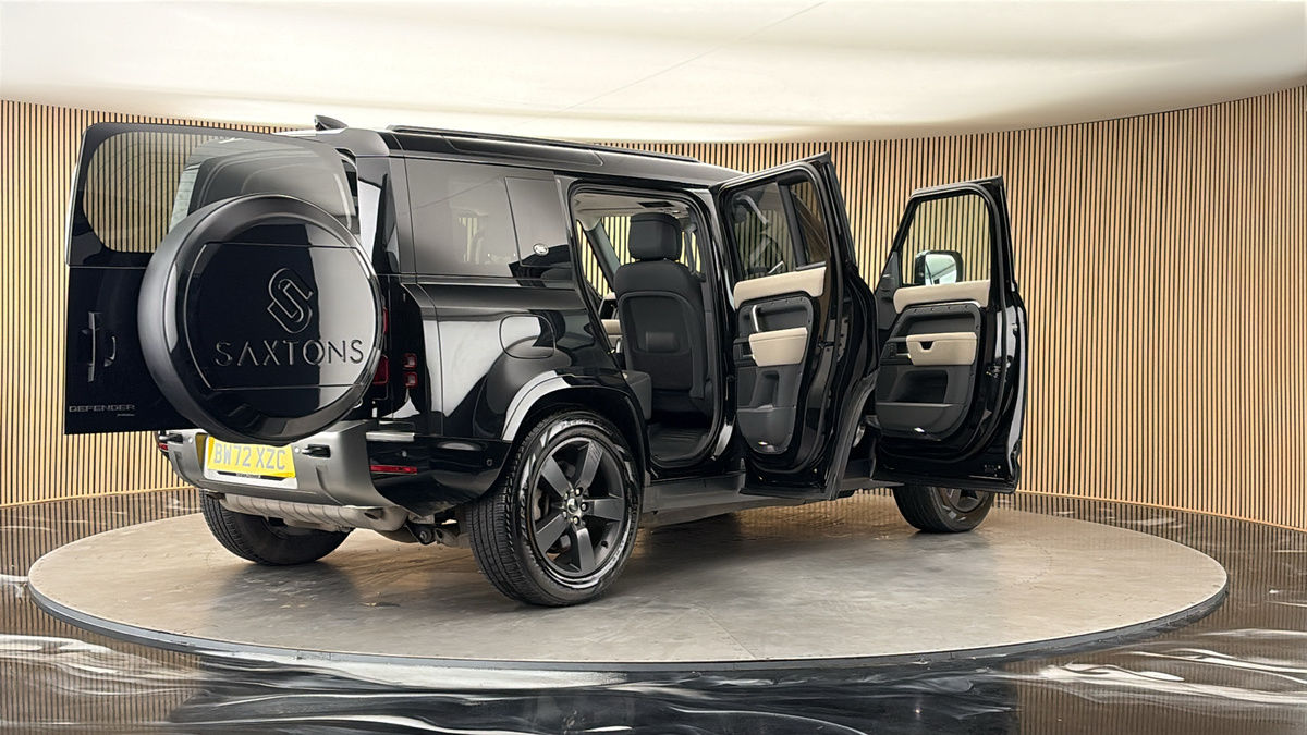 More views of Land Rover Defender 110