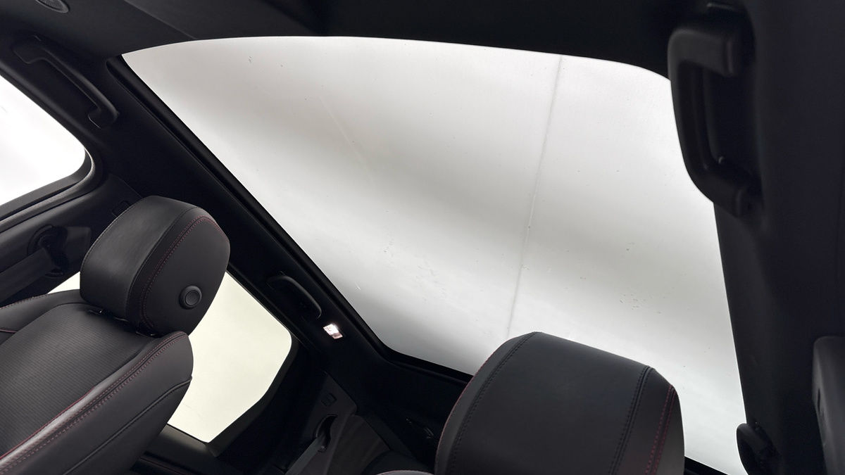 Land Rover Discovery Sport Image 6