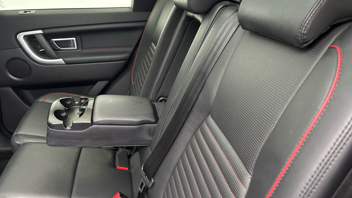 Land Rover Discovery Sport Image 9