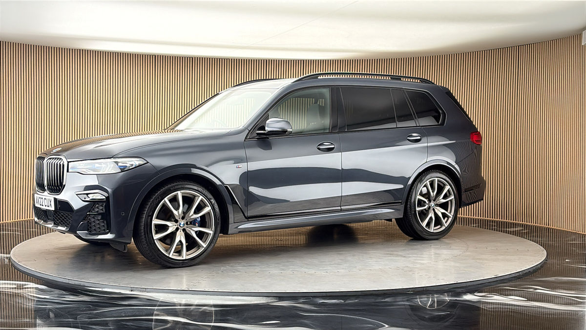 More views of BMW X7