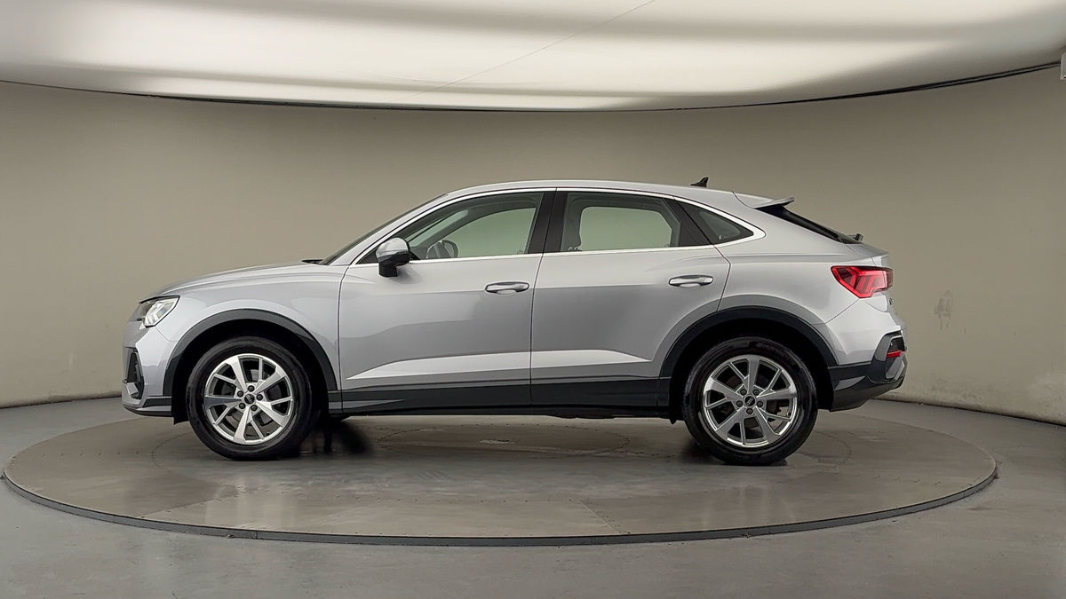 More views of Audi Q3