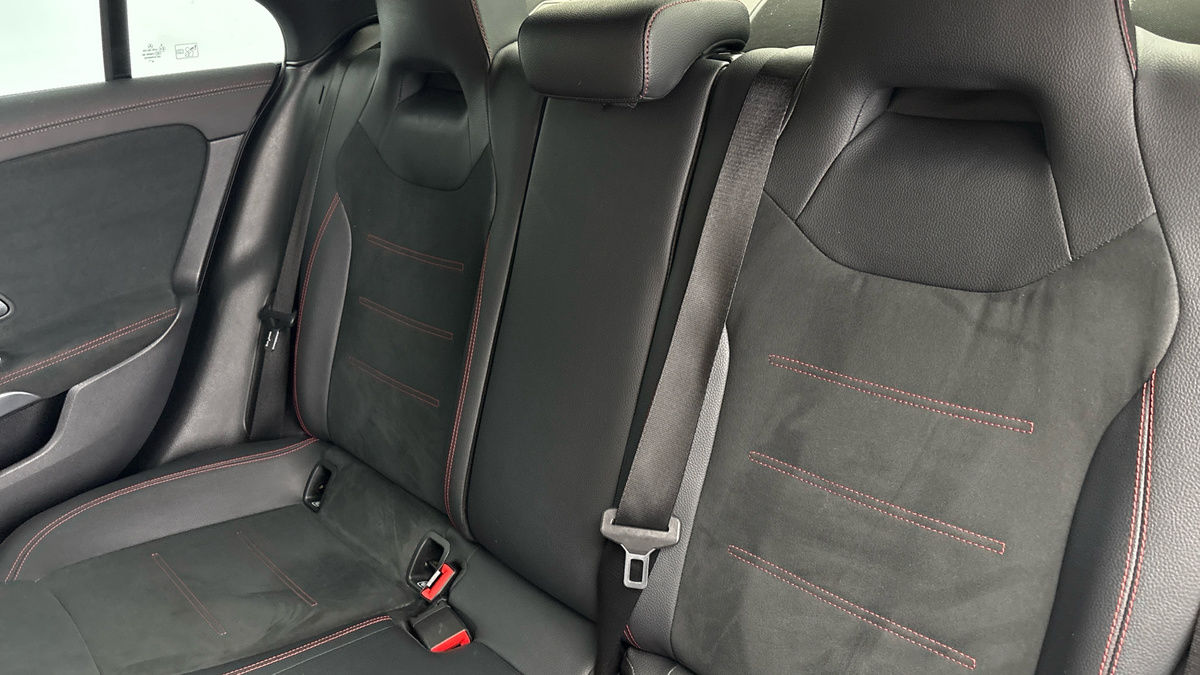 Mercedes-Benz CLA Image 8