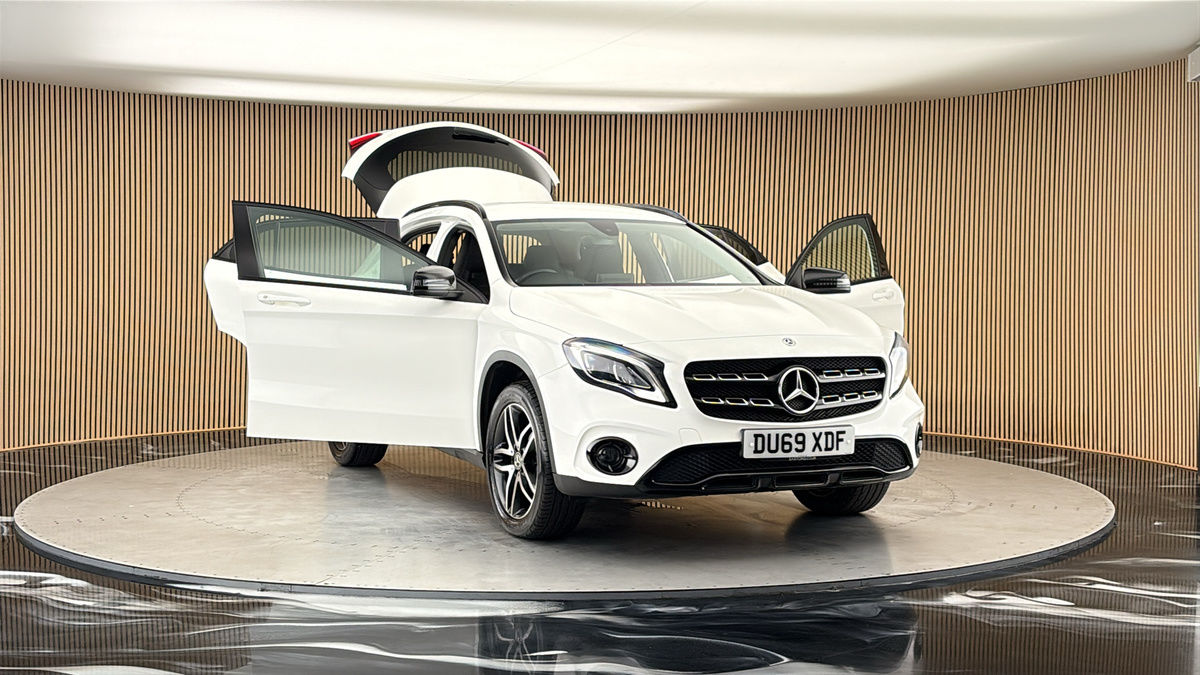 More views of Mercedes-Benz GLA
