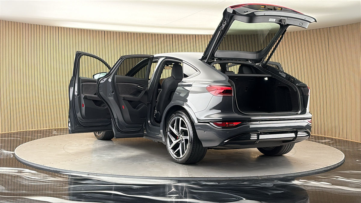Audi Q6 e-tron Image 23