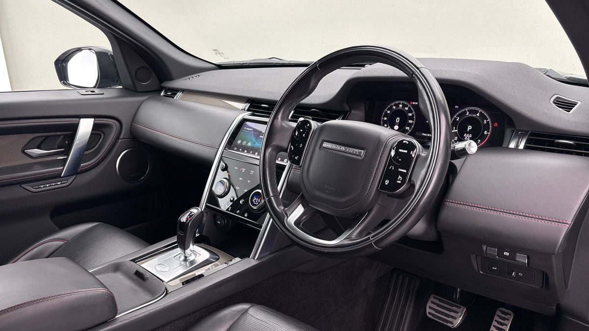 Land Rover Discovery Sport Image 5