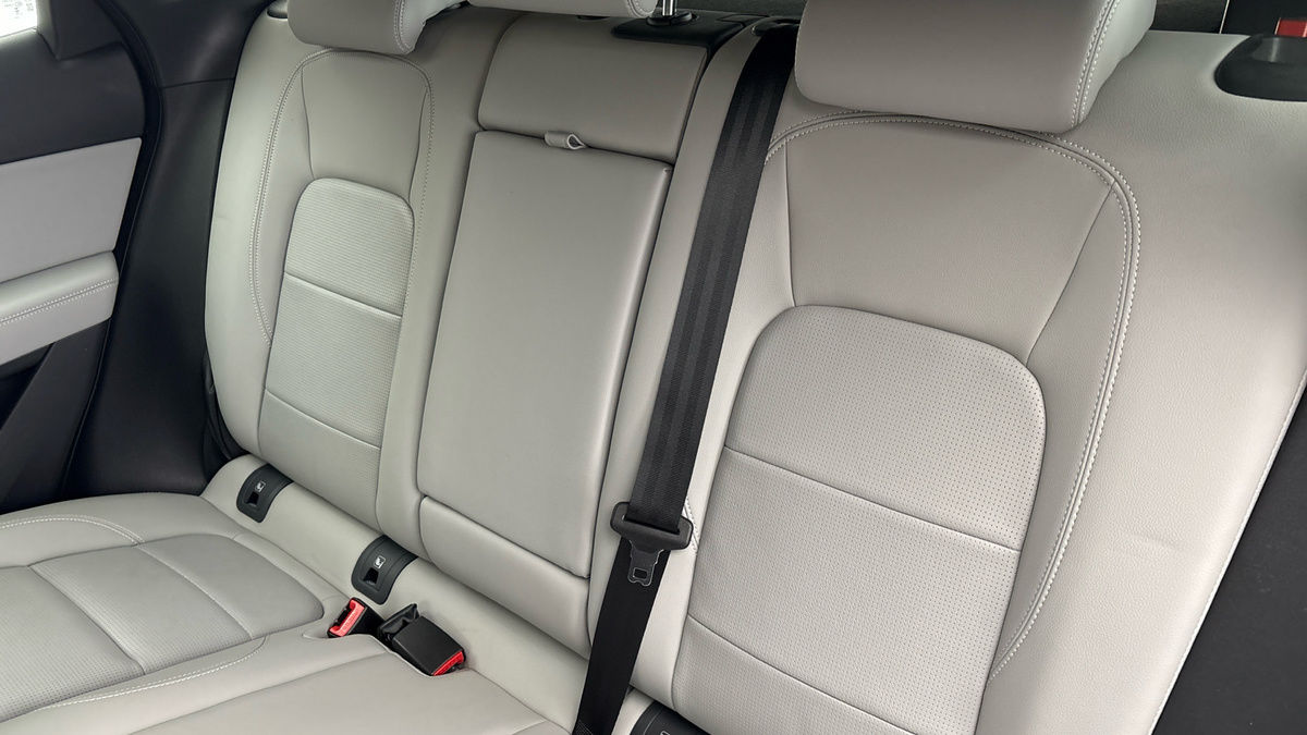 Jaguar E-PACE Image 8